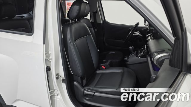 Hyundai Casper 2023 — photo 16