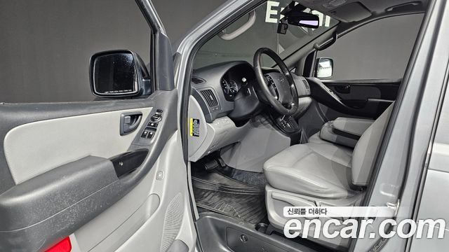 Hyundai Starex 2017 — photo 10