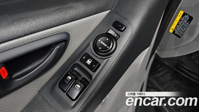 Hyundai Starex 2017 — photo 13