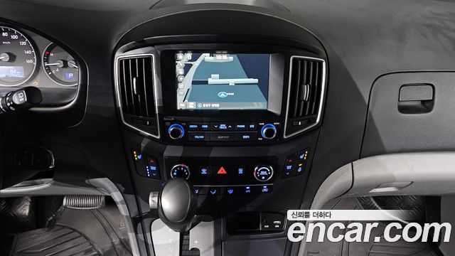 Hyundai Starex 2017 — photo 17