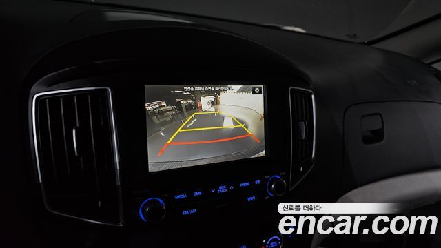 Hyundai Starex 2017 — photo 18