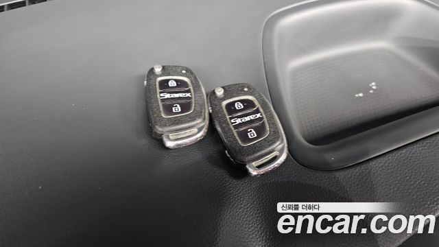 Hyundai Starex 2017 — photo 19