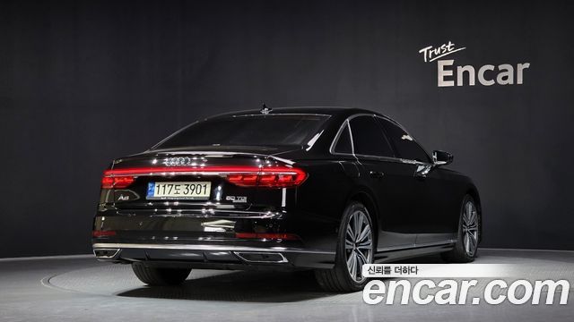 Audi A8 2021 — photo 2