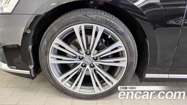 Audi A8 2021 — photo 5