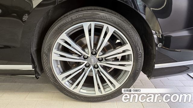 Audi A8 2021 — photo 7