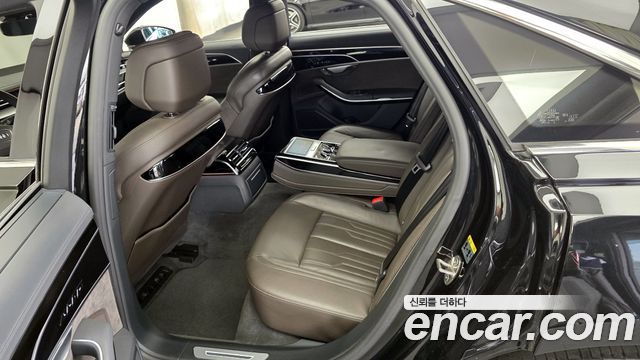 Audi A8 2021 — photo 16