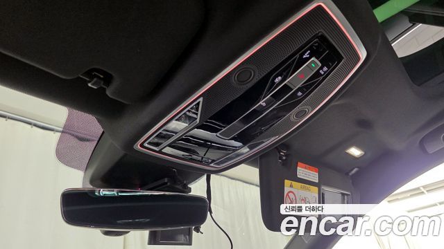 Audi A8 2021 — photo 28