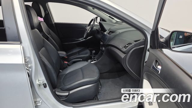 Hyundai Accent 2014 — photo 17