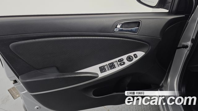 Hyundai Accent 2014 — photo 14