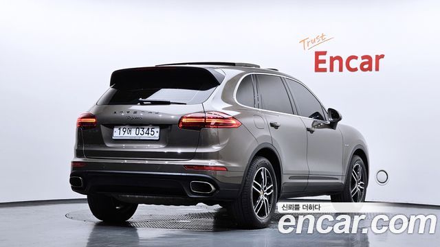 Porsche Cayenne 2016 — photo 2
