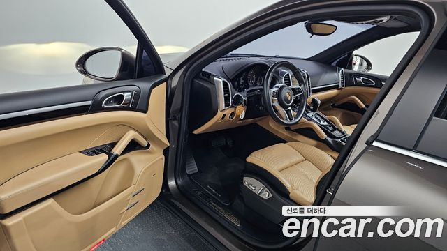 Porsche Cayenne 2016 — photo 10