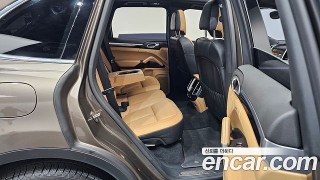 Porsche Cayenne 2016 — photo 11