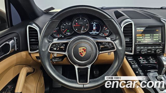 Porsche Cayenne 2016 — photo 13