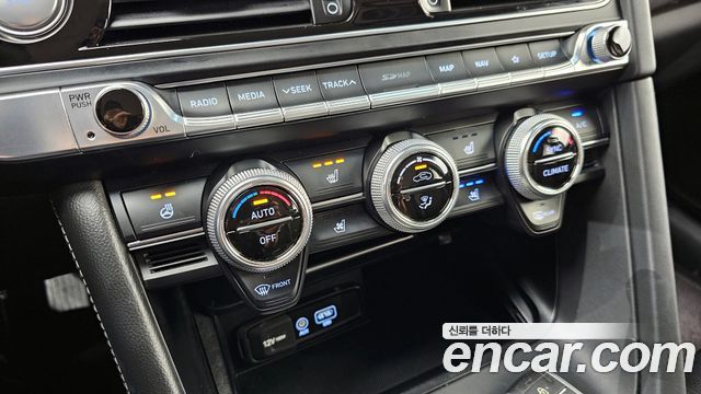 Genesis G70 2018 — photo 26