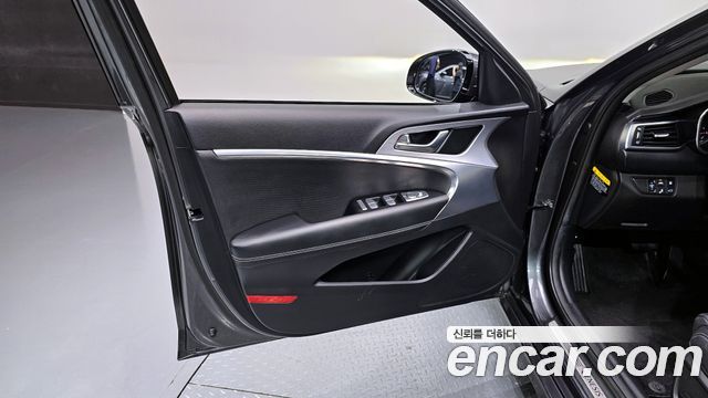 Genesis G70 2018 — photo 14