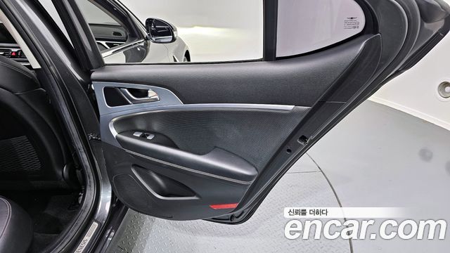 Genesis G70 2018 — photo 15