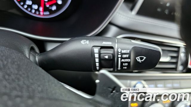 Genesis G70 2018 — photo 27