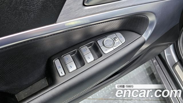 Genesis G70 2018 — photo 28