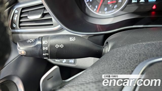 Genesis G70 2018 — photo 30