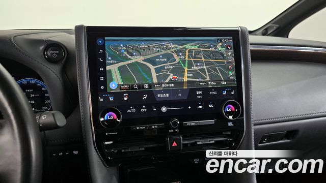 Toyota Alphard 2024 — photo 12