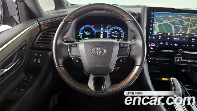 Toyota Alphard 2024 — photo 13