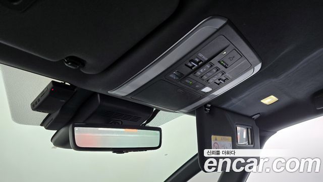 Toyota Alphard 2024 — photo 19