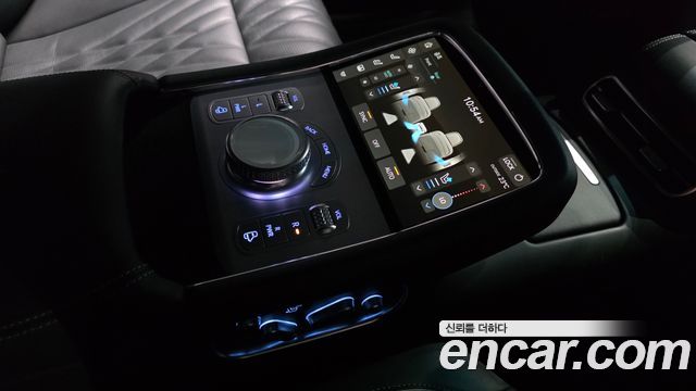 Genesis G90 2023 — photo 24