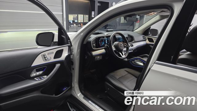 Mercedes-Benz GLE-Class 2021 — photo 10