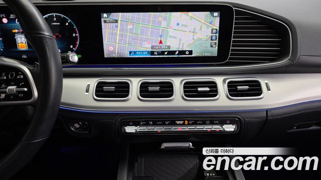 Mercedes-Benz GLE-Class 2021 — photo 17