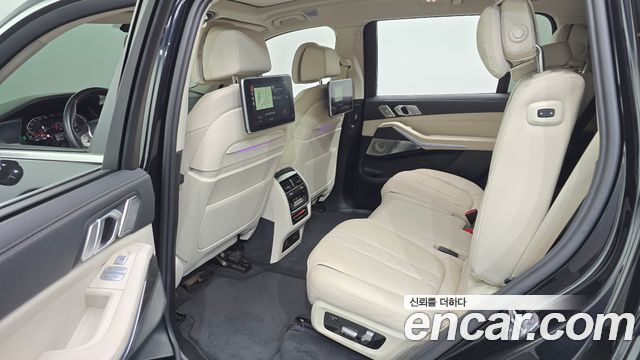 BMW X7 2021 — photo 11