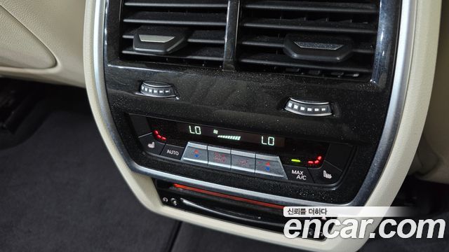 BMW X7 2021 — photo 18