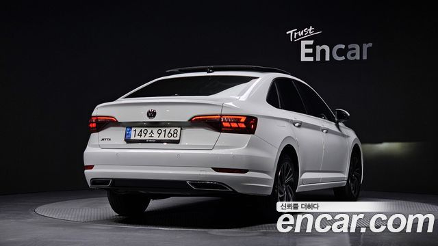 Volkswagen Jetta 2021 — photo 2