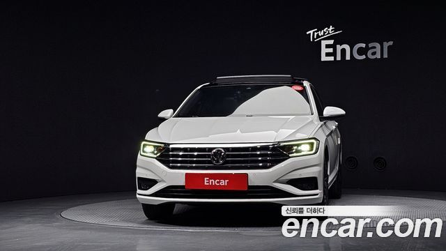 Volkswagen Jetta 2021 — photo 3
