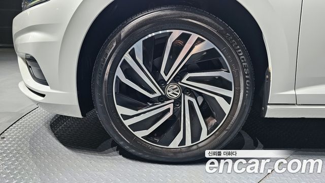 Volkswagen Jetta 2021 — photo 5