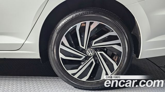 Volkswagen Jetta 2021 — photo 7
