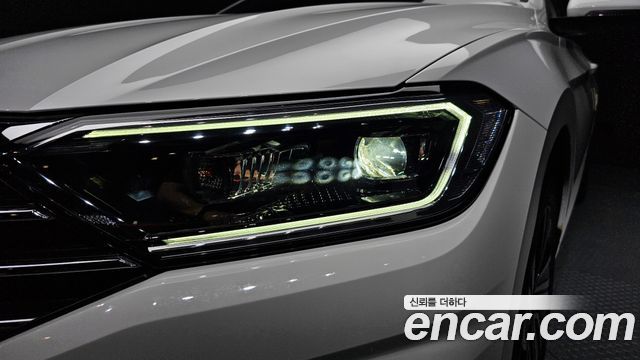 Volkswagen Jetta 2021 — photo 8
