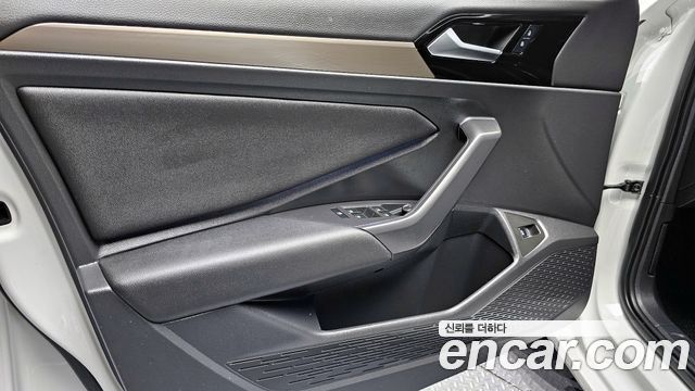 Volkswagen Jetta 2021 — photo 14