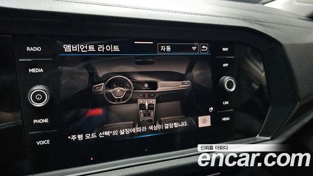 Volkswagen Jetta 2021 — photo 28