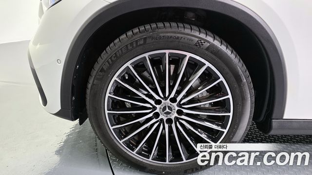 Mercedes-Benz GLC-Class 2026 — photo 5