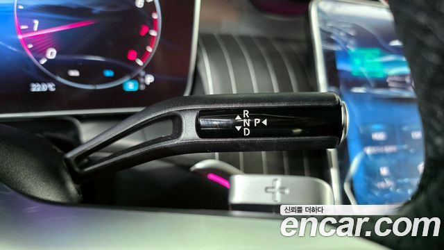 Mercedes-Benz GLC-Class 2026 — photo 12