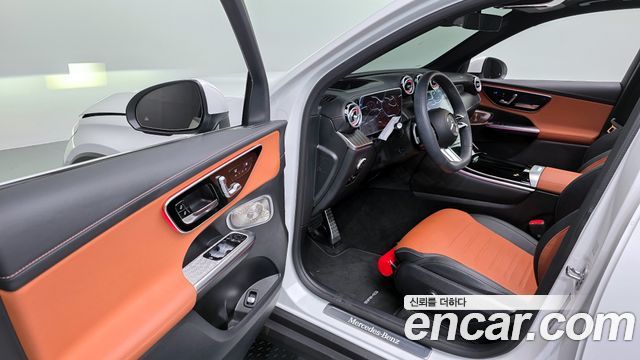 Mercedes-Benz GLC-Class 2026 — photo 13
