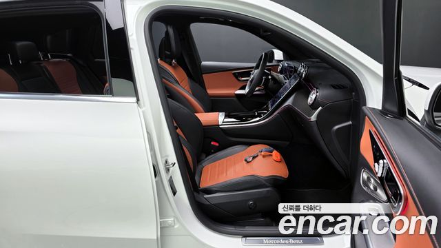 Mercedes-Benz GLC-Class 2026 — photo 16