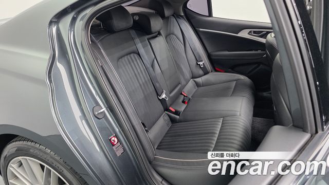 Genesis G70 2019 — photo 17
