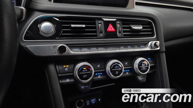 Genesis G70 2019 — photo 23