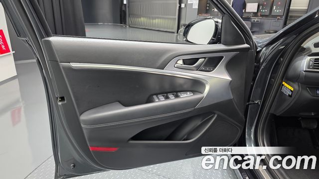 Genesis G70 2019 — photo 14