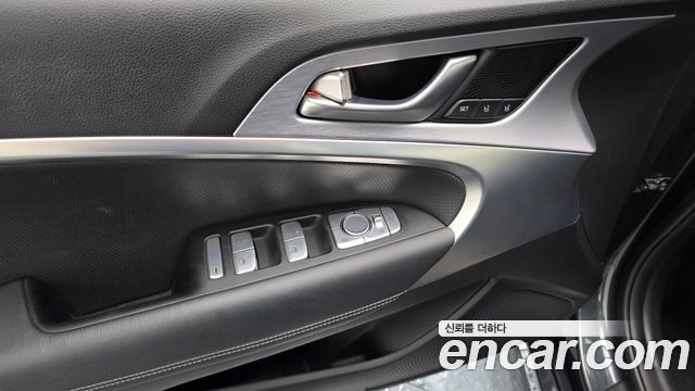 Genesis G70 2019 — photo 29