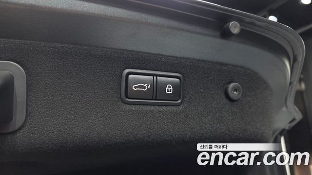 Genesis G70 2019 — photo 32