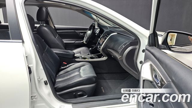 Nissan Altima 2015 — photo 11