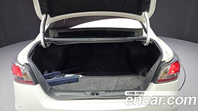 Nissan Altima 2015 — photo 16