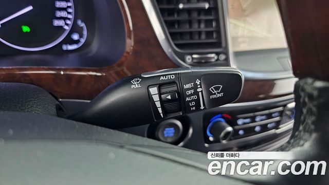 Hyundai Equus 2014 — photo 17